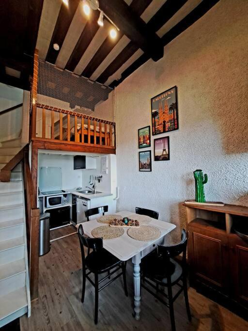 Charmant Duplex A Thiers, Vue Sur La Chaine Des Puys Dış mekan fotoğraf